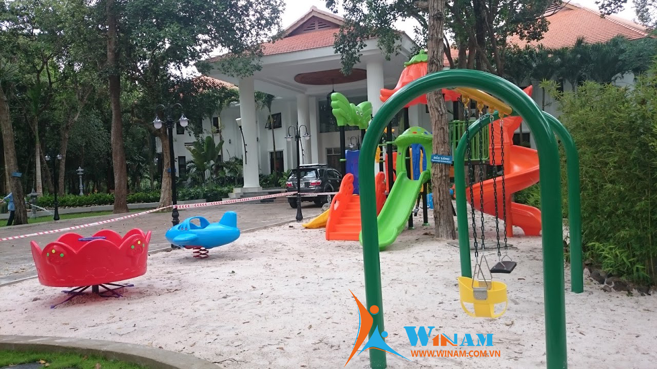 Thiết bị sân chơi trẻ em