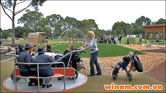 Winam cung cấp và lắp đặt thiết bị sân chơi cho trẻ em khuyết tật